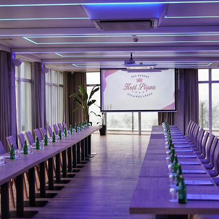 Resort Krol Plaza Spa & Wellness Jaroslawiec Bagian luar foto
